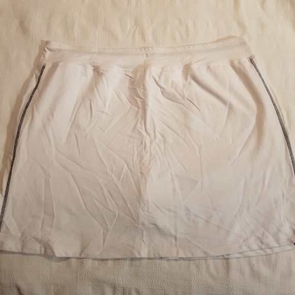 Eh! Canada Flag women's size 1X designed with modesty shorts NWT - Picture 4 of 6